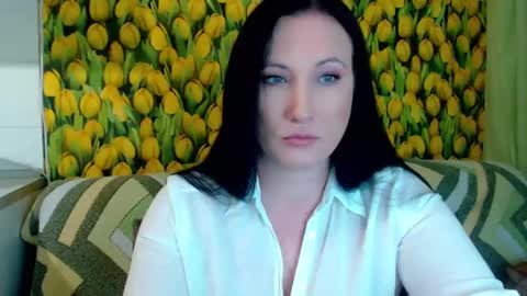 Snapshot of goldmoonn chatting on March 1, 12:56 pm goldmoonn online show from March 1, 12:56 pm