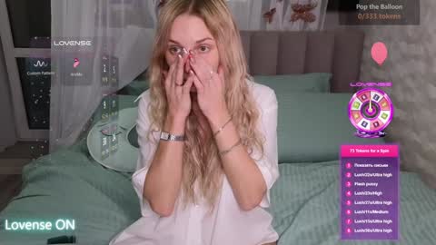 goodgirl0024 online show from January 5, 7:39 pm