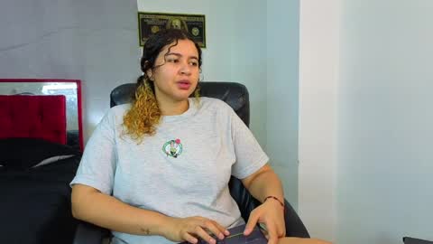 Goodgirlxxxl online show from June 3, 1:18 am