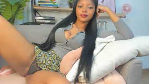 Dominique online show from June 19, 1:10 am