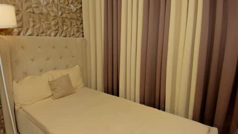 HEYY  UR LOVELY RIANA online show from February 6, 6:22 pm