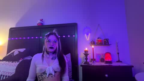 gothbaby305 online show from July 24, 4:32 am