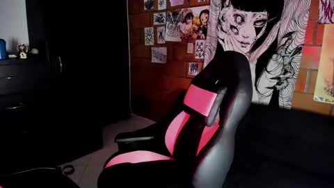 Snapshot of gothic9goddes chatting on December 8, 3:10 am GG online show from December 8, 3:10 am
