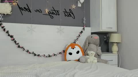 grace_louis online show from December 5, 5:18 am