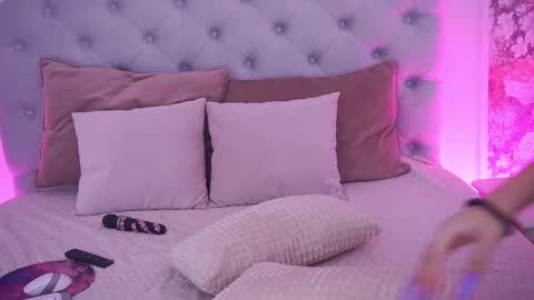 Grace online show from February 11, 7:59 pm