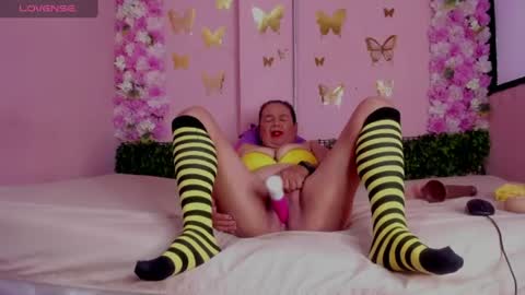 Mi Name is violeta  online show from July 3, 4:35 pm
