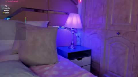 greidy_baker online show from November 29, 3:43 am