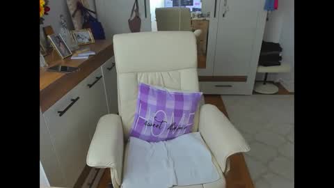 GretaMilf online show from March 24, 8:41 am