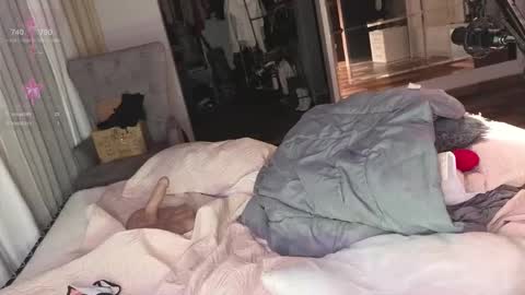 Greyslopez online show from November 15, 12:11 am