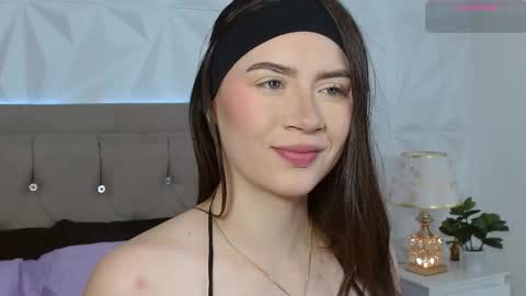 Gwen Drew online show from November 16, 1:11 pm