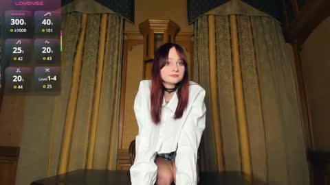 Chloe online show from April 7, 7:49 pm