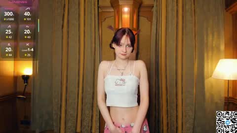 Chloe online show from April 15, 8:20 pm