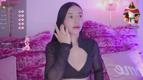 Hade online show from May 28, 1:53 pm
