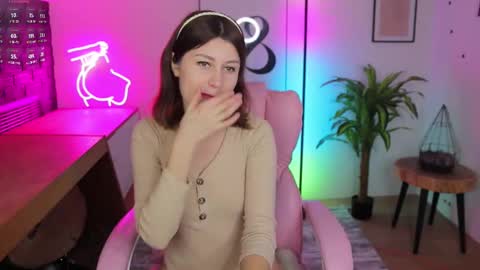 Snapshot of hailey__green chatting on February 9, 7:09 pm Hailey Green online show from February 9, 7:09 pm
