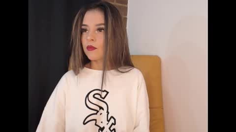 hailey_bri online show from November 7, 4:01 pm