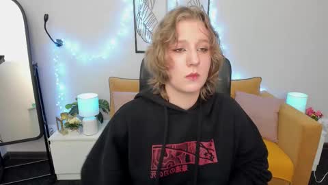 Snapshot of haileyfoxy chatting on September 18, 8:46 am Hailey online show from September 18, 8:46 am