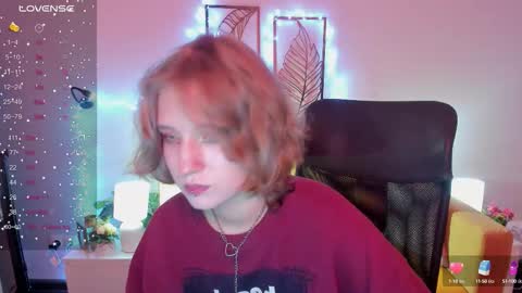 Snapshot of haileyfoxy chatting on October 8, 8:51 am Hailey online show from October 8, 8:51 am