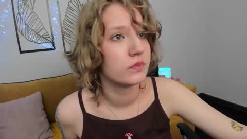 Snapshot of haileyfoxy chatting on September 11, 8:47 am Hailey online show from September 11, 8:47 am