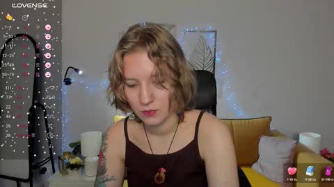 Snapshot of haileyfoxy chatting on September 25, 8:57 am Hailey online show from September 25, 8:57 am
