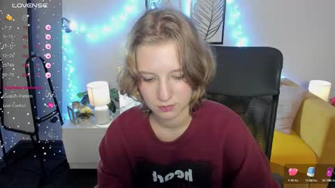 Snapshot of haileyfoxy chatting on September 27, 9:16 am Hailey online show from September 27, 9:16 am