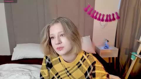 Snapshot of haileyfoxy chatting on February 19, 2:01 am Hailey online show from February 19, 2:01 am