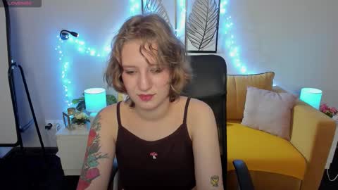 Snapshot of haileyfoxy chatting on September 19, 8:57 am Hailey online show from September 19, 8:57 am