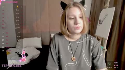Snapshot of haileyfoxy chatting on February 28, 2:20 am Hailey online show from February 28, 2:20 am