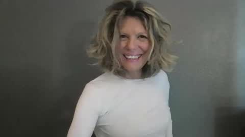 Hailey online show from April 18, 7:58 pm