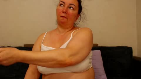 hairy vicky online show from July 23, 4:31 am