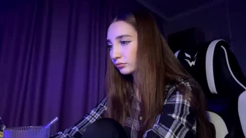 Holly online show from November 21, 7:27 pm