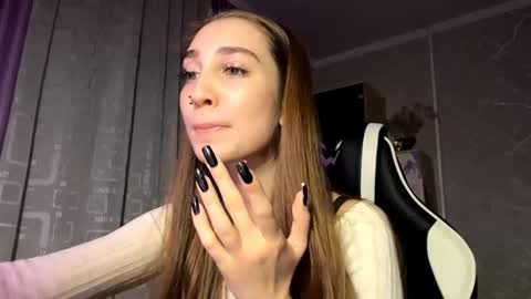 Holly online show from November 10, 6:36 pm