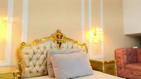 Hallie Stone online show from April 14, 1:22 pm