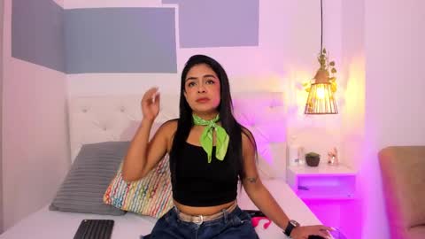 hanah_gray online show from March 10, 11:23 am