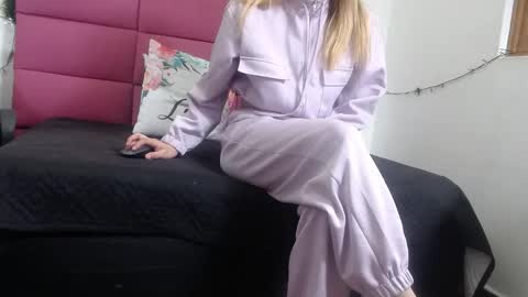 Hanna Palmer online show from January 1, 12:55 pm