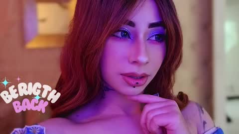 Snapshot of hanna_azumi_ chatting on December 28, 12:04 am hanna online show from December 28, 12:04 am