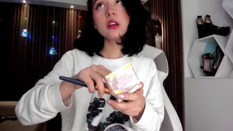 Hanna Dust online show from December 10, 10:37 pm