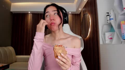 Hanna Dust online show from January 25, 3:09 am