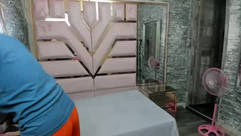 Hanna online show from July 17, 2:27 am