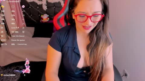 hanna_ma online show from December 19, 4:21 pm