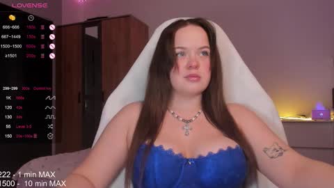 hanna montanas online show from November 28, 8:45 pm