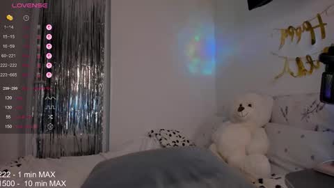 hanna montanas online show from February 5, 7:39 pm