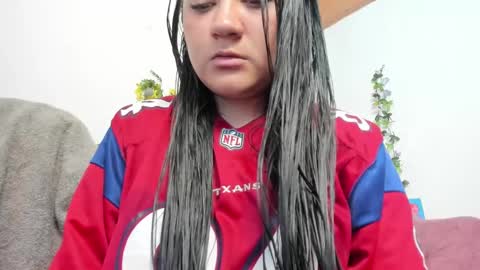 Snapshot of hanna_moore1 chatting on February 24, 7:09 pm Camila online show from February 24, 7:09 pm