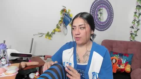Snapshot of hanna_moore1 chatting on December 28, 4:41 pm Camila online show from December 28, 4:41 pm