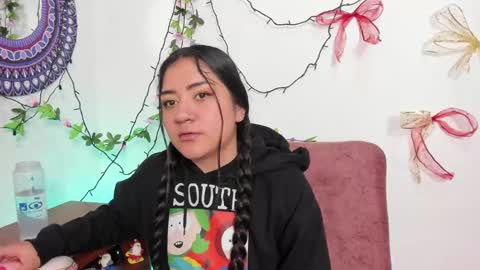 Snapshot of hanna_moore1 chatting on December 2, 6:30 pm Camila online show from December 2, 6:30 pm
