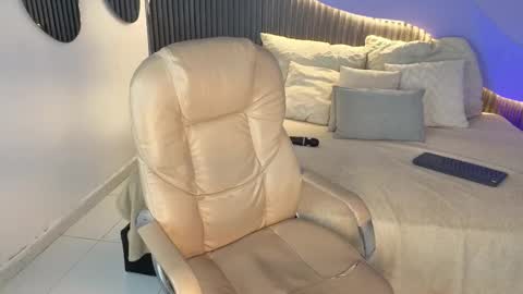 Akane Tendo online show from March 18, 5:23 am