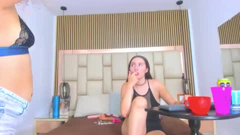 hannaANDcherri online show from December 14, 8:36 pm