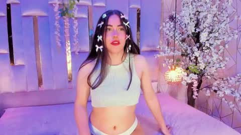 Snapshot of hannacollins_2 chatting on October 2, 1:27 pm Hanna Collins online show from October 2, 1:27 pm