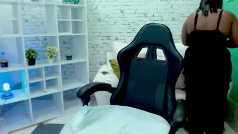 Snapshot of hannah__jackson chatting on October 15, 11:46 am Hannah online show from October 15, 11:46 am