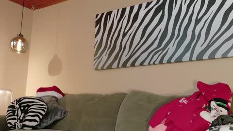 Hannah  online show from November 8, 3:00 am