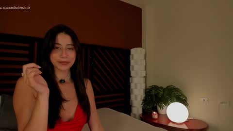 Hannah online show from March 9, 2:15 am